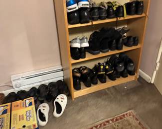 Lots of women shoes in excellent condition 