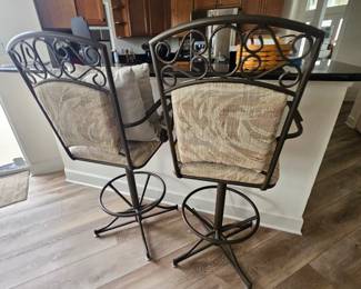 Same house as the curio cabinet, two bar stools that match the kitchen table set. Do not come here looking for the  table set