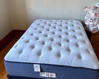 Full Serta Mattress and foundation