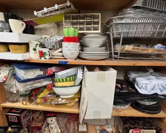 Huge Kitchenware Bakeware Serving Dish Lot Plates Bowls Holiday Dishes Estate