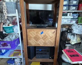 Vintage GoldStar Stereo System w Cassette CD Speakers in Oak Entertainment Cabinet