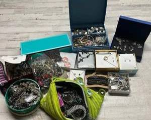Large Mixed Costume Jewelry Lot Necklaces Bracelets Earrings Rings