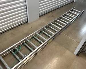 Werner 22 ft Aluminum Extension Ladder 225 lb Load Capacity Model D1222-2