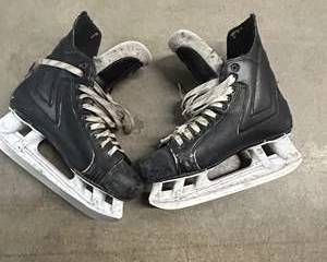 Graf Cobra Ice Hockey Skates – Black Senior Skates w/ Holders & Blades