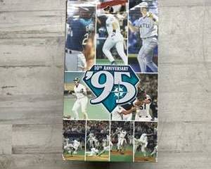 Ken Griffey Jr. 1995 Seattle Mariners 10th Anniversary Figurine With Box