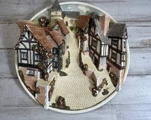 David Winter Cottages Collectors Guild English Village Relief Wall Plaque