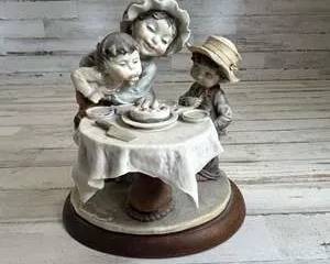 Vintage Giuseppe Armani Florence Figurine Birthday Cake Children Porcelain Sculpture