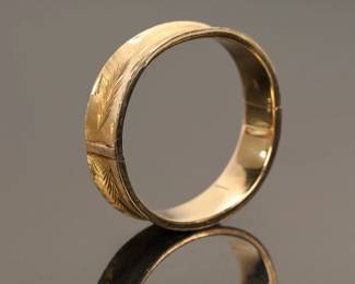 14k GOLD BANGLE BRACELET