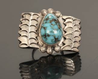 STERLING & TURQUOISE NATIVE AMERICAN RING