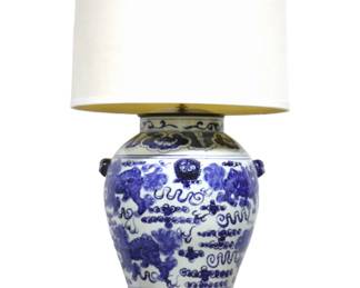 ASIAN PORCELAIN FOODOGS LAMP