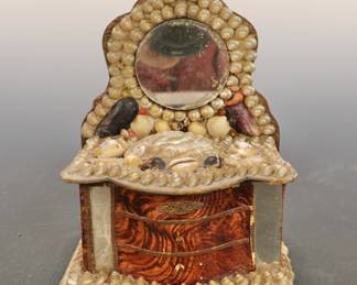 VICTORIAN SHELL ART SEWING/ TRINKET BOX