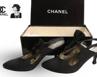 CHANEL sling-back vintage heels