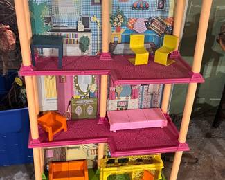 1973 BARBIE TOWNHOUSE