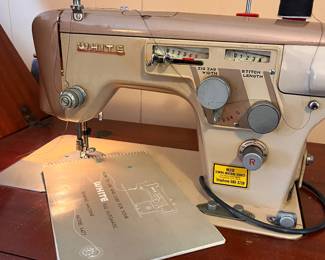 WHITE SEWING MACHINE - WORKS BUT NEEDS NEW BELT