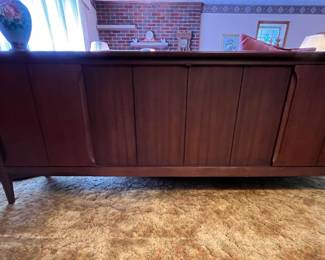 MCM STEREO CABINET - STEREO DOESN'T WORK