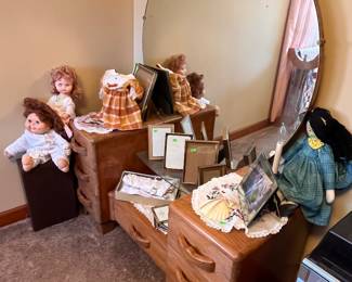 VINTAGE DOLLS