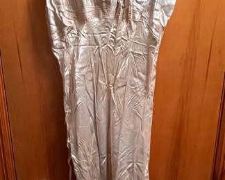 1940'S NIGHTGOWN