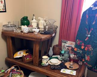 ASSORTED DECOR - BERKLINE SIDE AND COFFEE TABLE