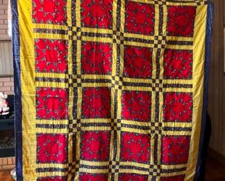 COLLECTION HANDMADE QUILTS