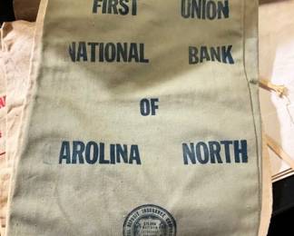 AROLINA NORTH BANK BAG