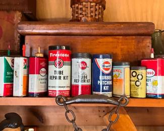 NUMERIOUS OIL CANS AND OILERS