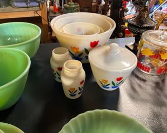 JADIT, TULIP BOWLS, GREESE JAR