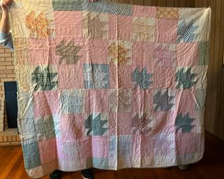 COLLECTION HANDMADE QUILTS