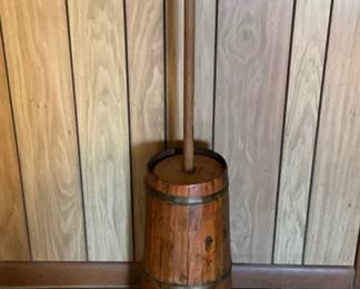 WOODEN BARREL CHURN