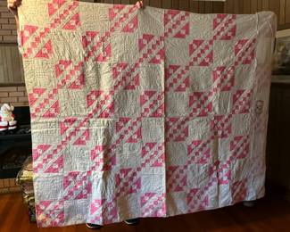 COLLECTION HANDMADE QUILTS