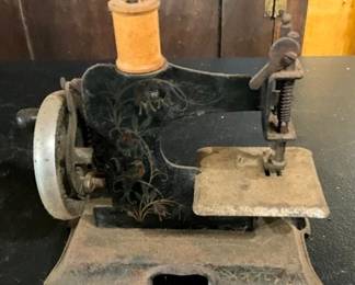 MINI SEWING MACHINE