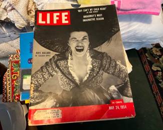 LIFE MAGIZINES