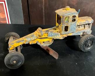 EARLY MOTOR GRADER