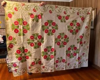 COLLECTION HANDMADE QUILTS