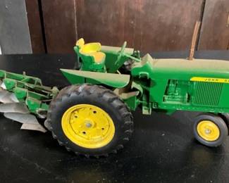 JOHN DEERE TRACTOR