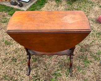 DROP LEAF TABLE