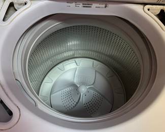 R42 - $250 SET. Whirlpool Top Load Washing Machine Model WTW6600SW2. Whirlpool Model WED6400SW0. Both work! Dryer needs a new latch but the painters tape is working just fine :)