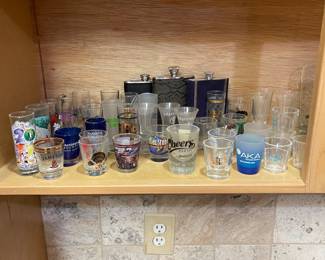 R75 - $10 Shot glass / flask collection.