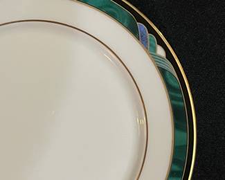 R31 - $650. Lenox Debut Collection "Kelly". Dishwasher Safe. Made in the USA.