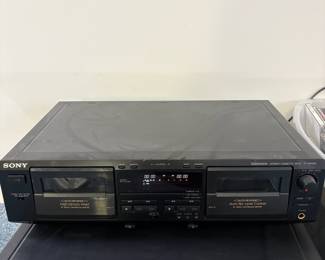 R70 - $50. Sony Stereo Cassette Deck. Model TC-WE425.