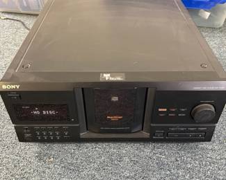 R71 - $75. Sony CD Player. Model CDP-CX240