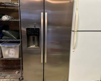R40 - $175. Kenmore Model 106.51133.213. October 2017. Side by side fridge / freezer in Stainless. Used in the garage so not hooked to water to test but fridge / freezer work as they should!