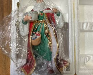 W1 - $15. 1989 Lenox Father Christmas in Box.