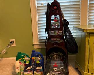 R21 - $125. Bissell Proheat Turbo 2X with cleaning supplies. Might have been used once? Looks brand new.