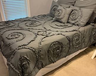 R10 - $25. Grey Queen Comforter from Chic Home Designs.