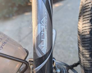 R47 - $100. Trek Navigator 100. 16.5" Mens Bike.