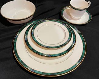 R31 - $650. Lenox Debut Collection "Kelly". Dishwasher Safe. Made in the USA.