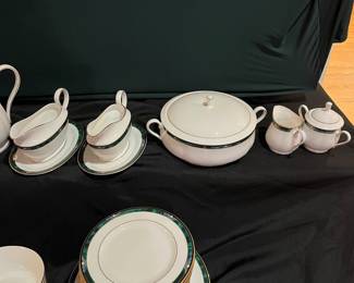 R31 - $650. Lenox Debut Collection "Kelly". Dishwasher Safe. Made in the USA.