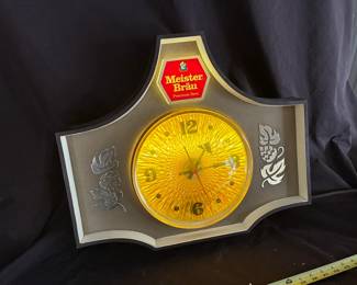 Center rotates and sparkles.