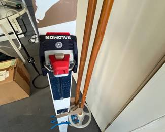 C17 - $35. Fischer Crown Polar Crown Vintage Skis. 