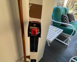 C17 - $35. Fischer Crown Polar Crown Vintage Skis. 